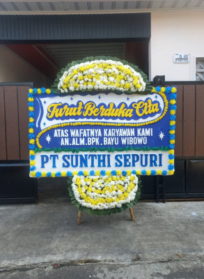 Papan Bunga Duka di Gunung Lingkas