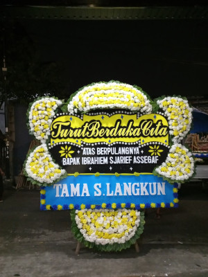 Papan Bunga Duka di Gunung Lingkas